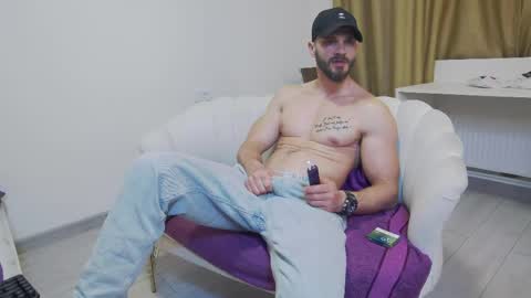 Snapshot of mauro_real_man chatting on 04/23/26, 05:48 mauro_real_man online show from 04/23/26, 05:48