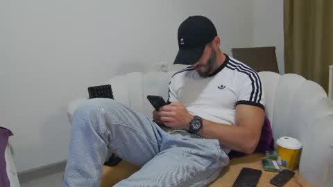 Snapshot of mauro_real_man chatting on 05/16/26, 06:50 mauro_real_man online show from 05/16/26, 06:50