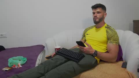 Snapshot of mauro_real_man chatting on 05/19/26, 07:20 mauro_real_man online show from 05/19/26, 07:20