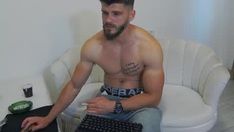 Snapshot of mauro_real_man chatting on 06/07/26, 04:22 mauro_real_man online show from 06/07/26, 04:22
