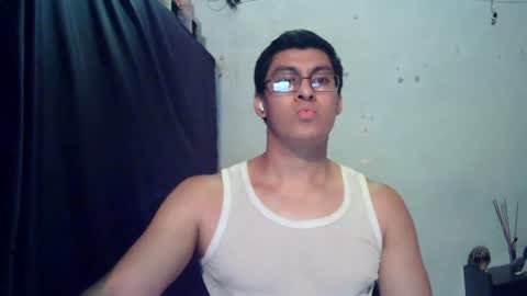 Snapshot of maurodirty chatting on 07/11/26, 07:55 Mauro online show from 07/11/26, 07:55