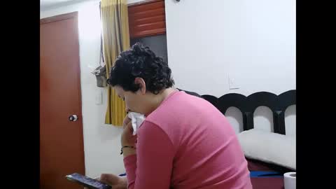 mauroluxandra online show from 04/16/26, 10:12