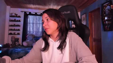 Snapshot of mavis_fuentes chatting on 12/14/24, 12:01 Hilary online show from 12/14/24, 12:01