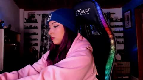 Snapshot of mavis_fuentes chatting on 09/23/25, 11:41 Hilary online show from 09/23/25, 11:41