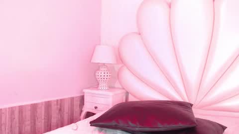 Snapshot of mavismanson chatting on 10/01/25, 09:32 mavismanson online show from 10/01/25, 09:32