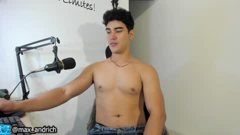 Snapshot of max__andrich chatting on 07/02/26, 03:23 Max... online show from 07/02/26, 03:23