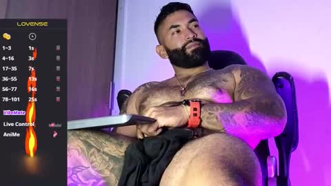 max__prada online show from 11/15/25, 01:25