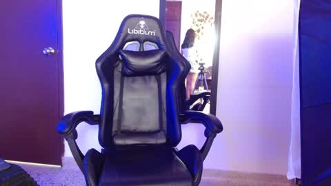 Max  Ashley online show from 01/31/25, 04:17