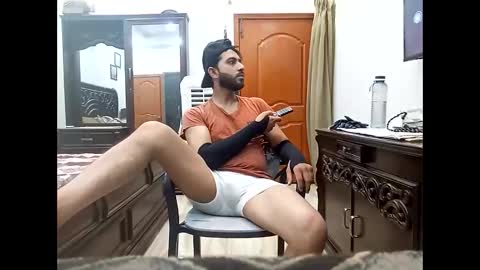 max_crushal online show from 05/18/26, 11:27