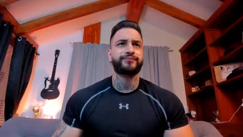 Snapshot of max_dic1 chatting on 02/01/25, 07:47 max D. online show from 02/01/25, 07:47