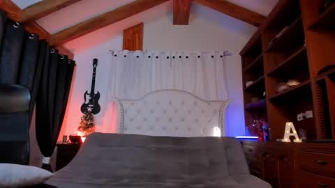 max D. online show from 12/03/25, 11:41