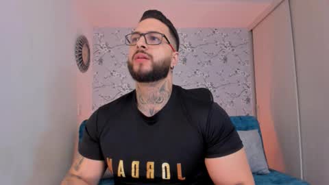 max D. online show from 02/25/26, 11:42