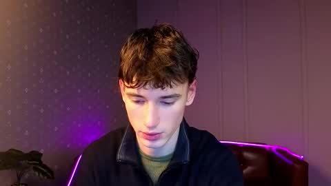 Max online show from 12/23/25, 10:35