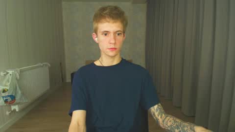 Snapshot of max_gen chatting on 12/07/24, 03:30 Max Gen with tats 24years  And Ethan without tats 20 years online show from 12/07/24, 03:30
