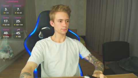 Snapshot of max_gen chatting on 12/19/24, 05:29 Max Gen with tats 24years  And Ethan without tats 20 years online show from 12/19/24, 05:29