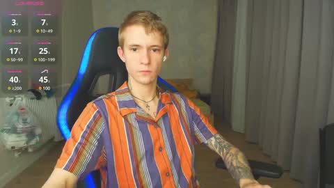 Snapshot of max_gen chatting on 12/22/24, 11:31 Max Gen with tats 24years  And Ethan without tats 20 years online show from 12/22/24, 11:31
