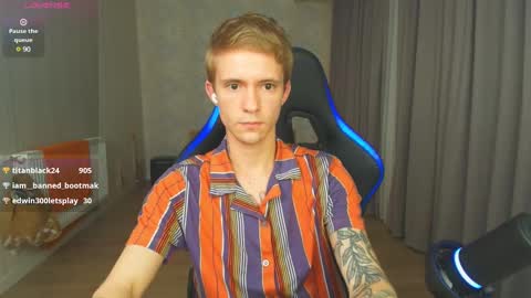 Snapshot of max_gen chatting on 01/10/25, 08:37 Max Gen with tats 24years  And Ethan without tats 20 years online show from 01/10/25, 08:37