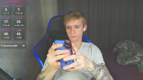 Snapshot of max_gen chatting on 01/22/25, 04:44 Max Gen with tats 24years  And Ethan without tats 20 years online show from 01/22/25, 04:44