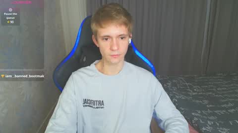Snapshot of max_gen chatting on 01/28/25, 08:04 Max Gen with tats 24years  And Ethan without tats 20 years online show from 01/28/25, 08:04