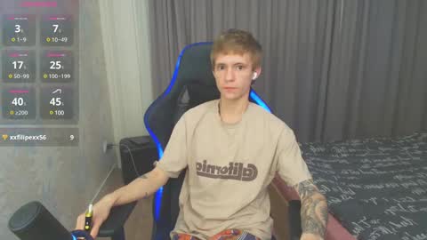 Snapshot of max_gen chatting on 02/01/25, 11:06 Max Gen with tats 24years  And Ethan without tats 20 years online show from 02/01/25, 11:06