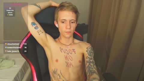 Snapshot of max_gen chatting on 03/03/25, 05:39 Max Gen with tats 24years  And Ethan without tats 20 years online show from 03/03/25, 05:39