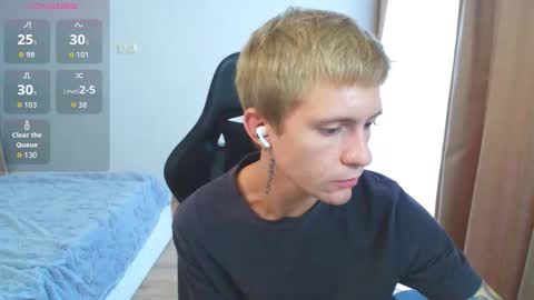 Snapshot of max_gen chatting on 09/27/25, 11:48 Max Gen with tats 24years  And Ethan without tats 20 years online show from 09/27/25, 11:48