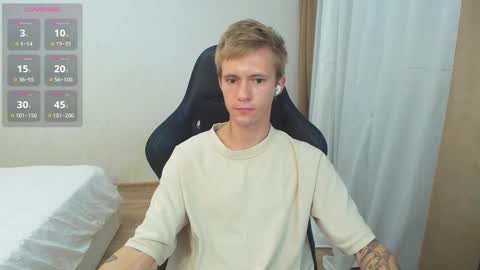 Snapshot of max_gen chatting on 10/25/25, 01:57 Max Gen with tats 24years  And Ethan without tats 20 years online show from 10/25/25, 01:57