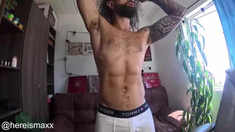 Snapshot of max_greenn chatting on 10/25/25, 04:24 Max Follow me IGX hereismaxx online show from 10/25/25, 04:24