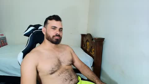 max_love25 online show from 11/04/25, 10:42