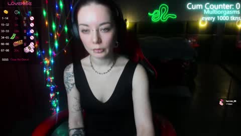 Snapshot of max_phoenix chatting on 03/08/25, 05:33 Max online show from 03/08/25, 05:33