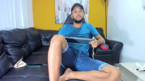 Snapshot of max_sexyhot26 chatting on 01/05/25, 03:00 max_sexyhot26 online show from 01/05/25, 03:00