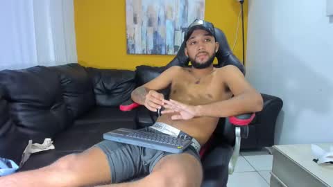 Snapshot of max_sexyhot26 chatting on 01/05/25, 06:02 max_sexyhot26 online show from 01/05/25, 06:02