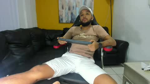 Snapshot of max_sexyhot26 chatting on 01/06/25, 02:26 max_sexyhot26 online show from 01/06/25, 02:26