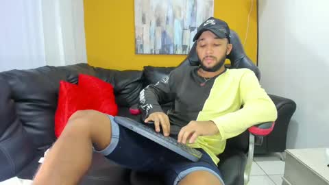 Snapshot of max_sexyhot26 chatting on 01/09/25, 06:17 max_sexyhot26 online show from 01/09/25, 06:17