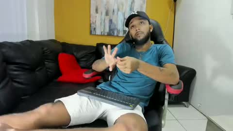 Snapshot of max_sexyhot26 chatting on 01/15/25, 02:38 max_sexyhot26 online show from 01/15/25, 02:38
