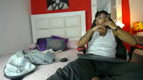 Snapshot of max_sexyhot26 chatting on 01/19/25, 05:05 max_sexyhot26 online show from 01/19/25, 05:05