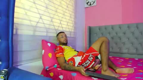 Snapshot of max_sexyhot26 chatting on 02/12/25, 04:33 max_sexyhot26 online show from 02/12/25, 04:33