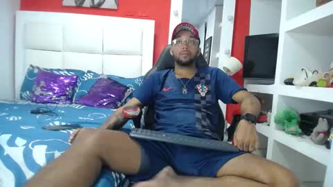 Snapshot of max_sexyhot26 chatting on 02/15/25, 03:09 max_sexyhot26 online show from 02/15/25, 03:09