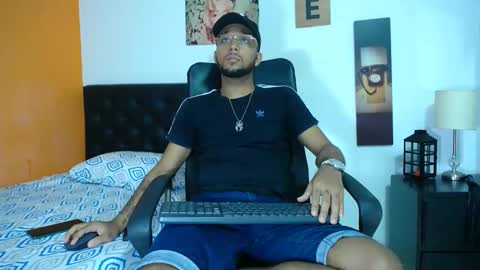 Snapshot of max_sexyhot26 chatting on 02/21/25, 06:07 max_sexyhot26 online show from 02/21/25, 06:07
