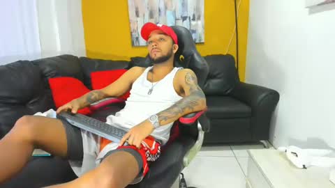 Snapshot of max_sexyhot26 chatting on 03/06/25, 03:13 max_sexyhot26 online show from 03/06/25, 03:13
