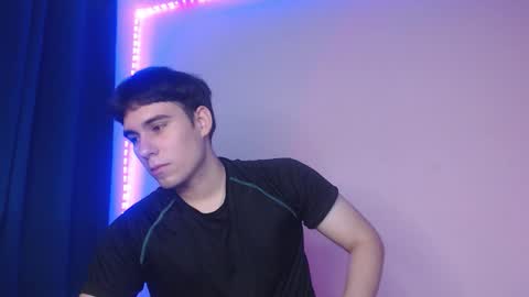 Snapshot of max_snow1616 chatting on 02/04/26, 04:02 max_snow1616 online show from 02/04/26, 04:02