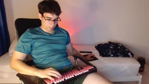 Snapshot of max_snow1616 chatting on 03/23/26, 12:36 max_snow1616 online show from 03/23/26, 12:36