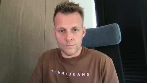 Max take off clothes online show from 06/01/26, 08:38