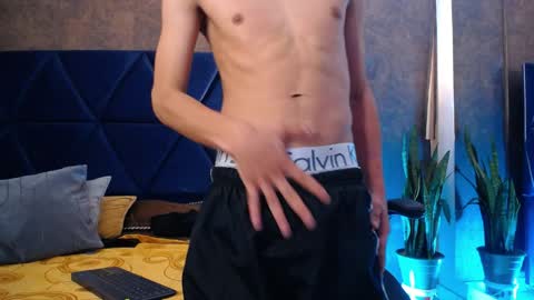 MAX--- online show from 04/01/26, 05:52