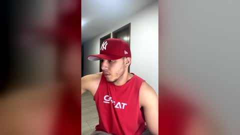 max_valiant1 online show from 04/22/26, 09:55