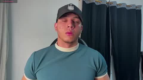 Snapshot of max_valiant1 chatting on 07/19/26, 01:53 max_valiant1 online show from 07/19/26, 01:53