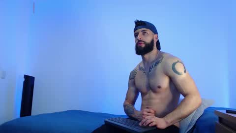 max_xl_ online show from 10/21/25, 03:02