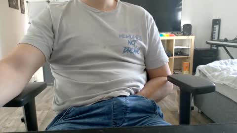 maxboner94 online show from 11/12/25, 09:10