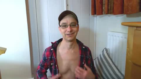 Max Davies online show from 02/03/25, 11:42