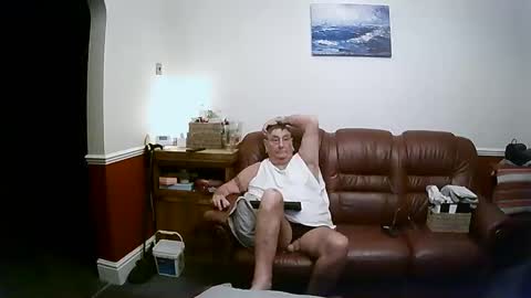 MAX online show from 02/09/25, 03:43